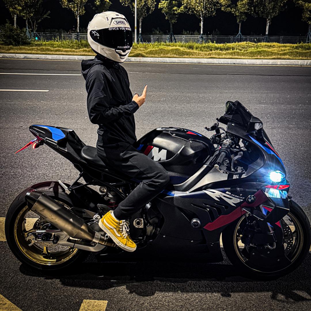 ￴￴￴ ￴￴   ￴ ￴ ￴￴￴