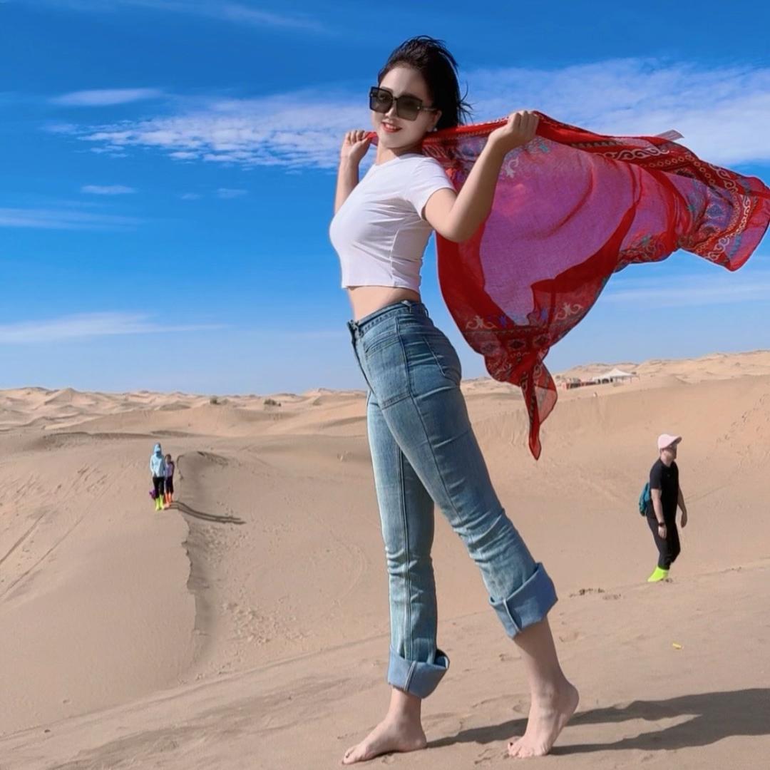 女王👠花小雨