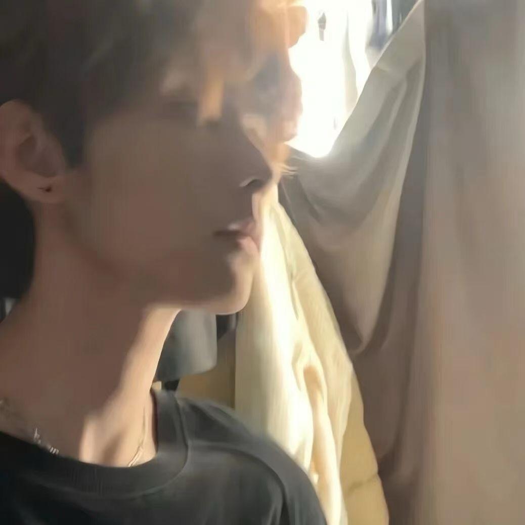 靠近我一点