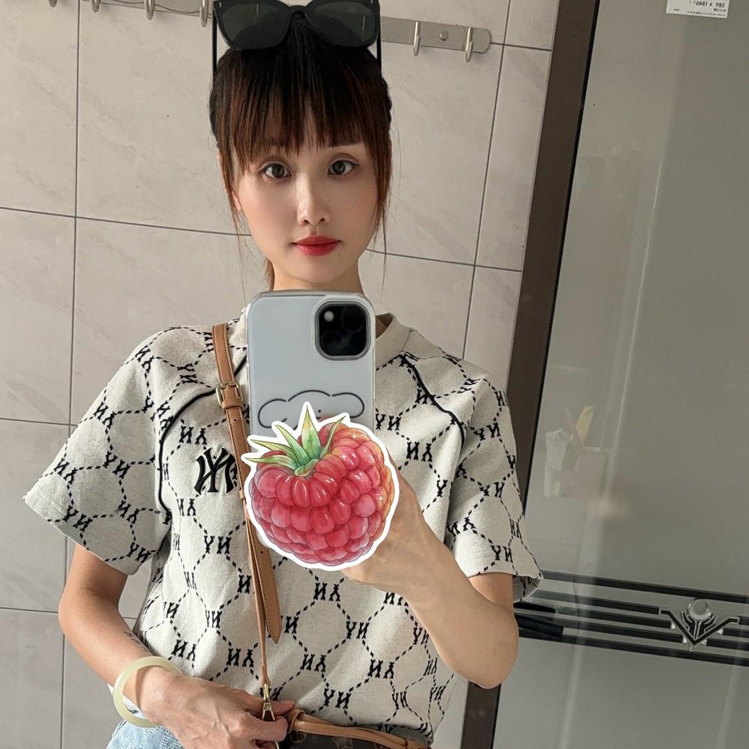 卖臭豆腐的阿姨。💕