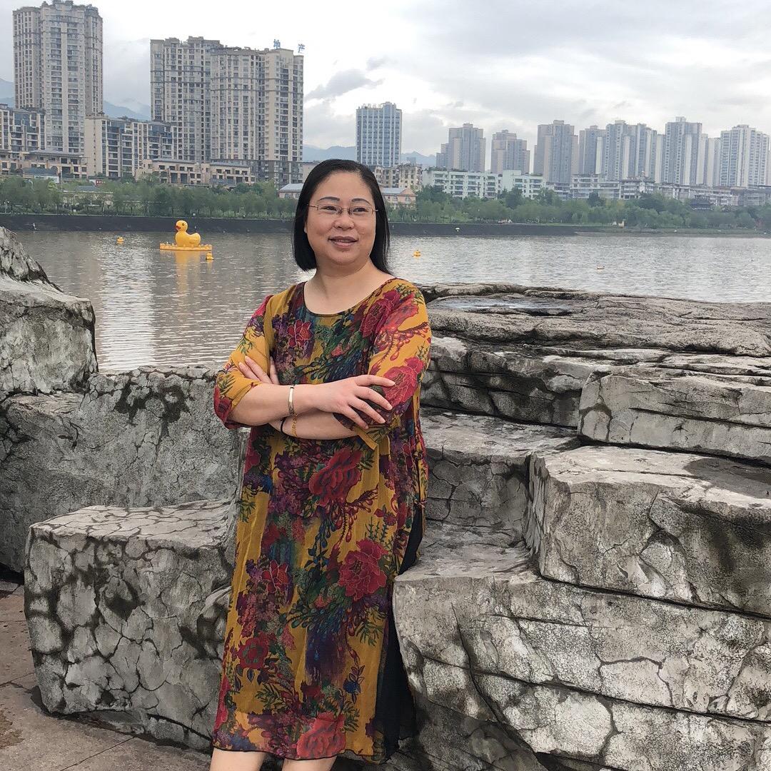爱吃爱玩小朱猪