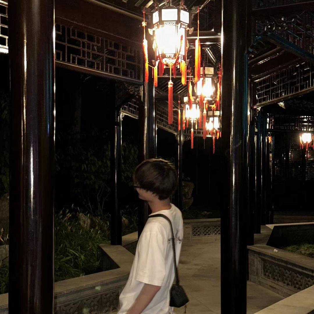 不高兴的高高兴