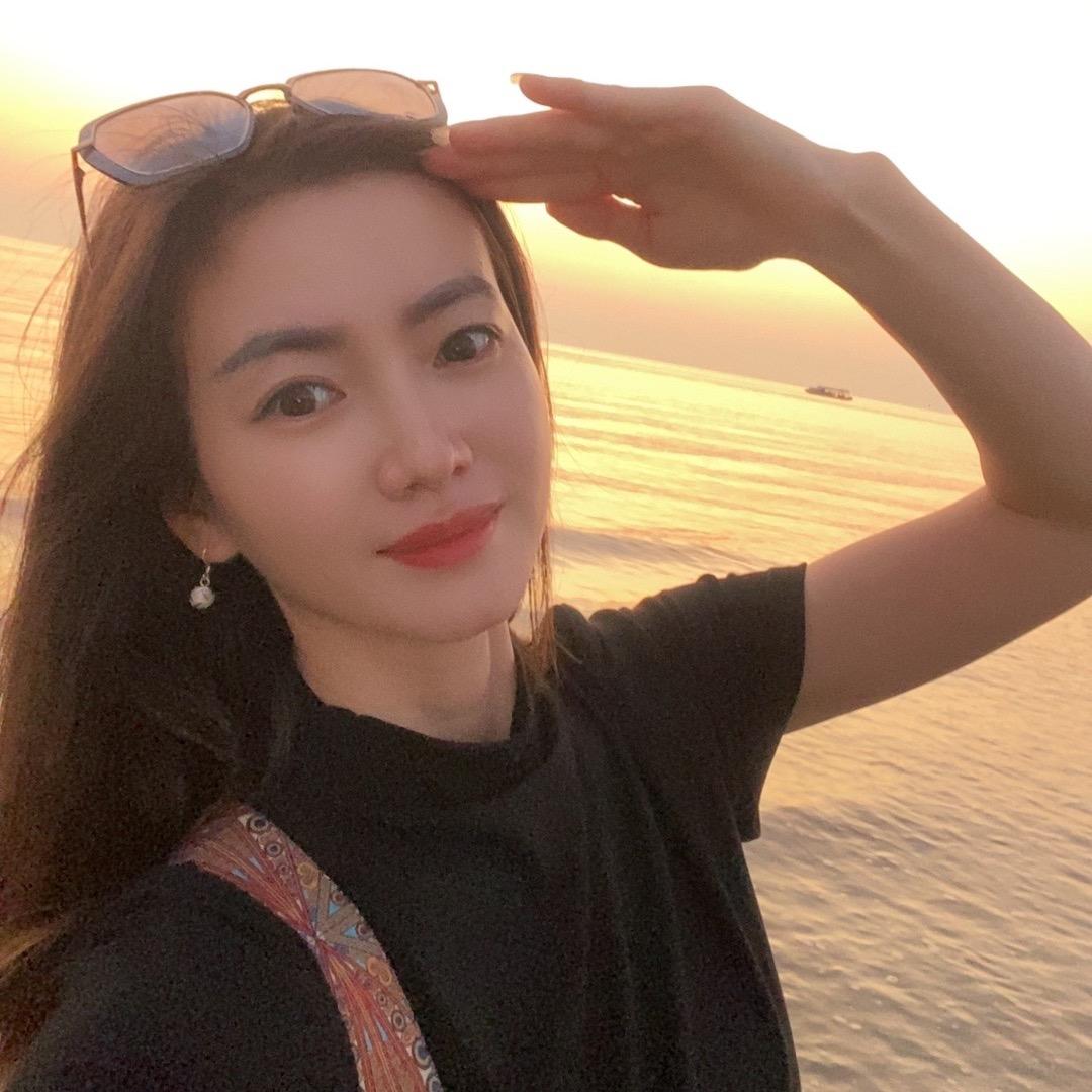广汉《魅女装》《乔克马丁男装》