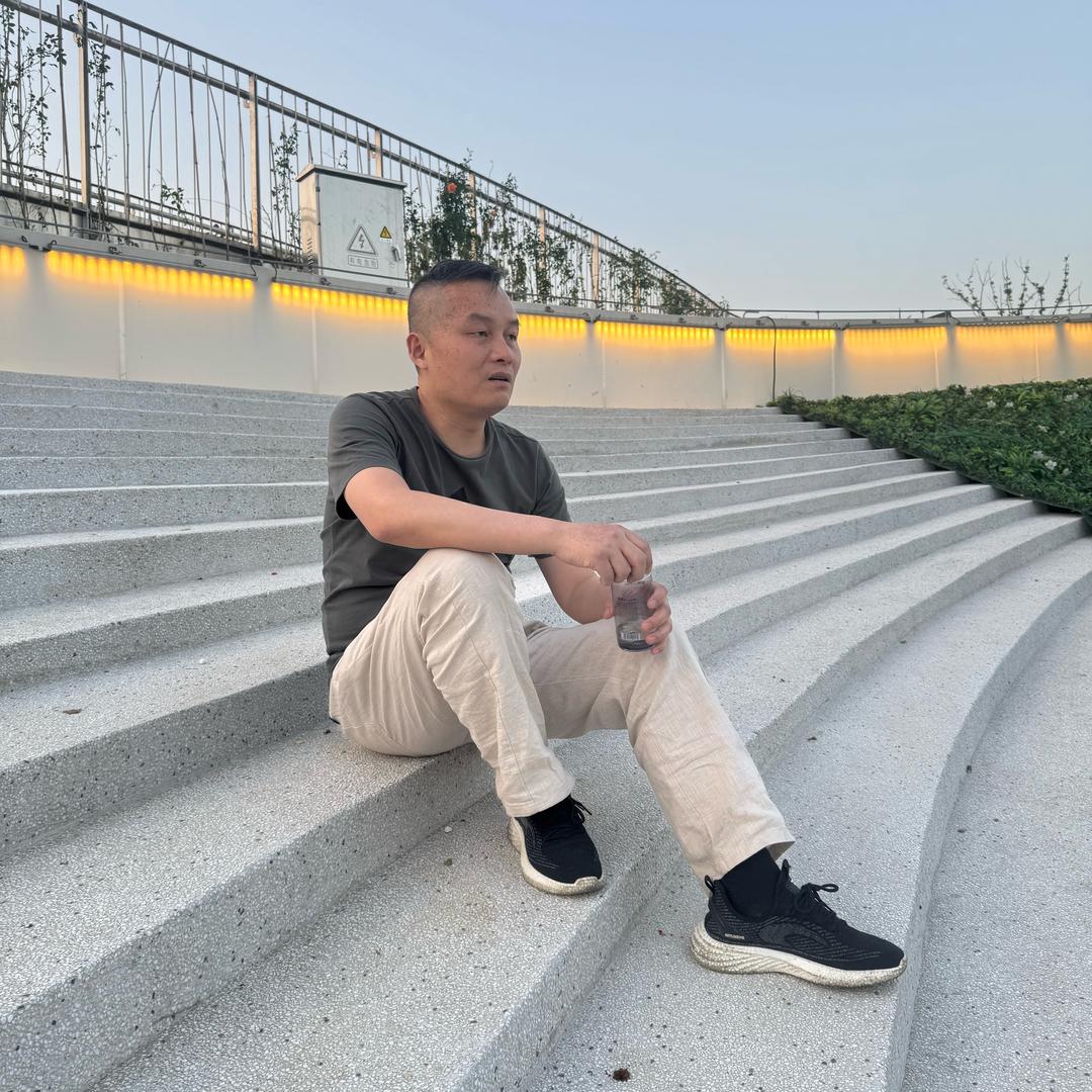 坤哥爱喝茶