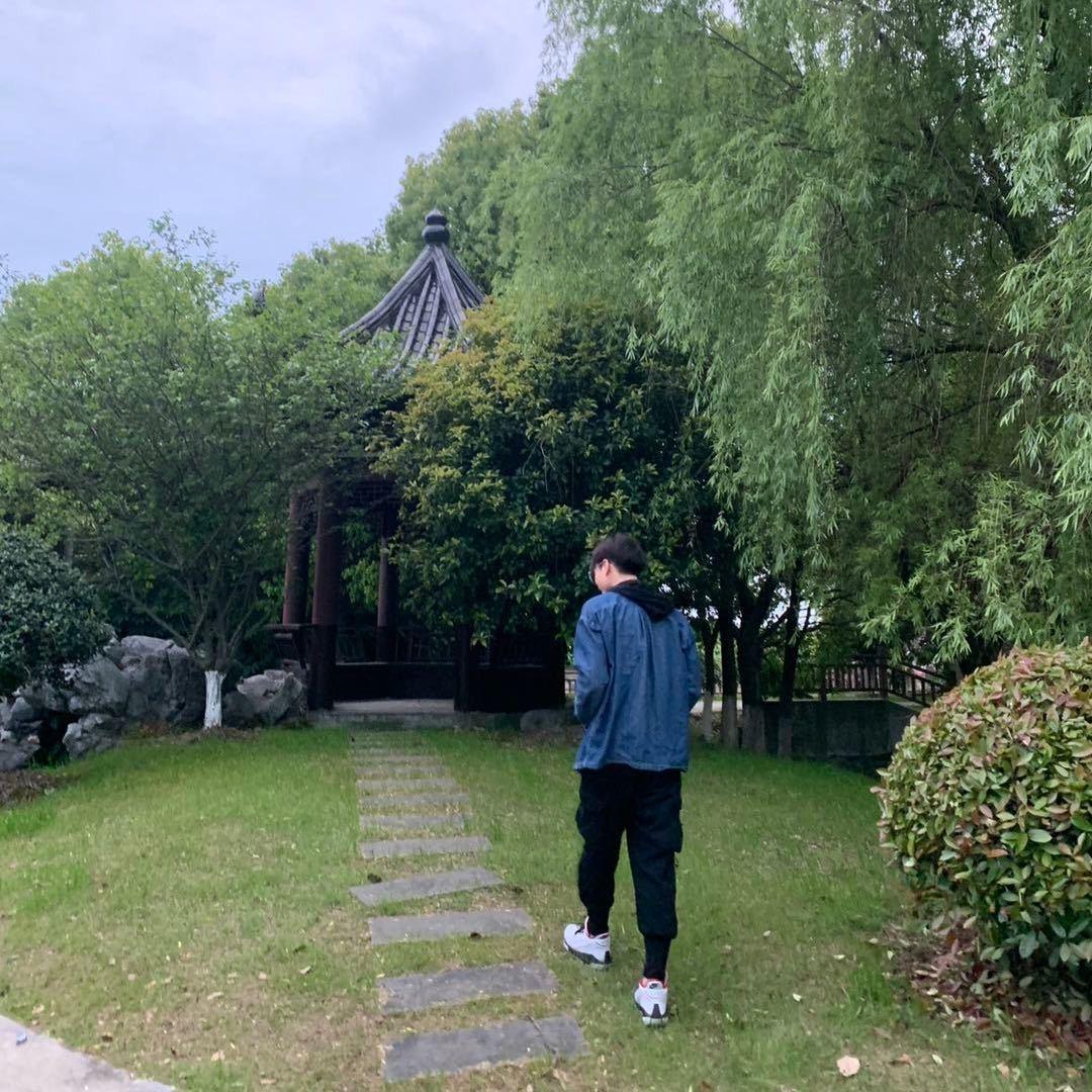纯爱男大
