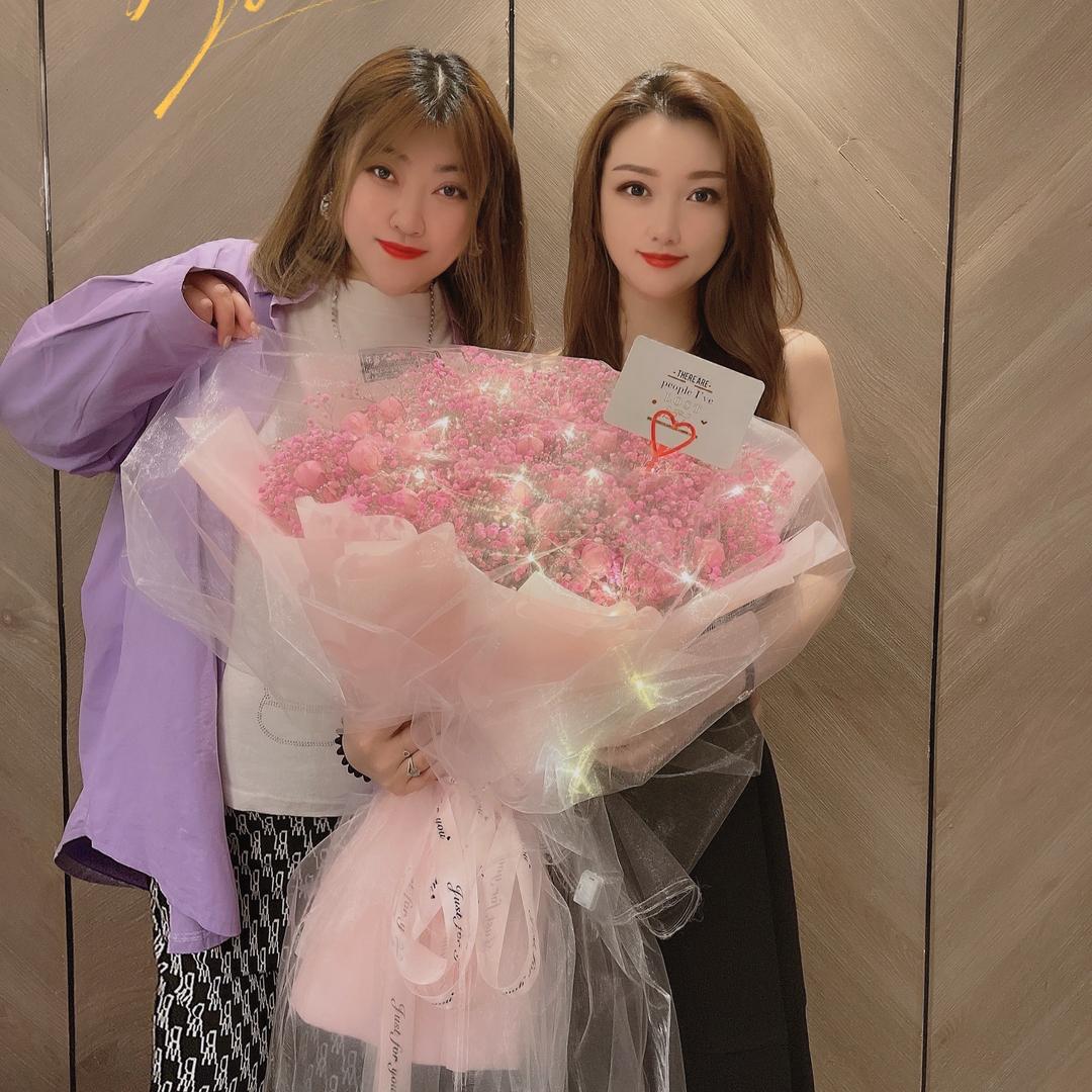 March三月饰品店