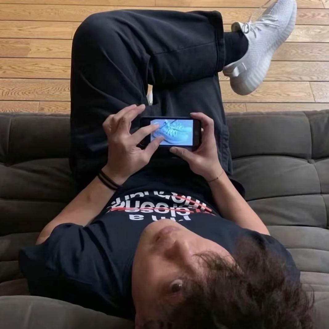 ￴￴ ￴ ￴￴ ￴ ￴