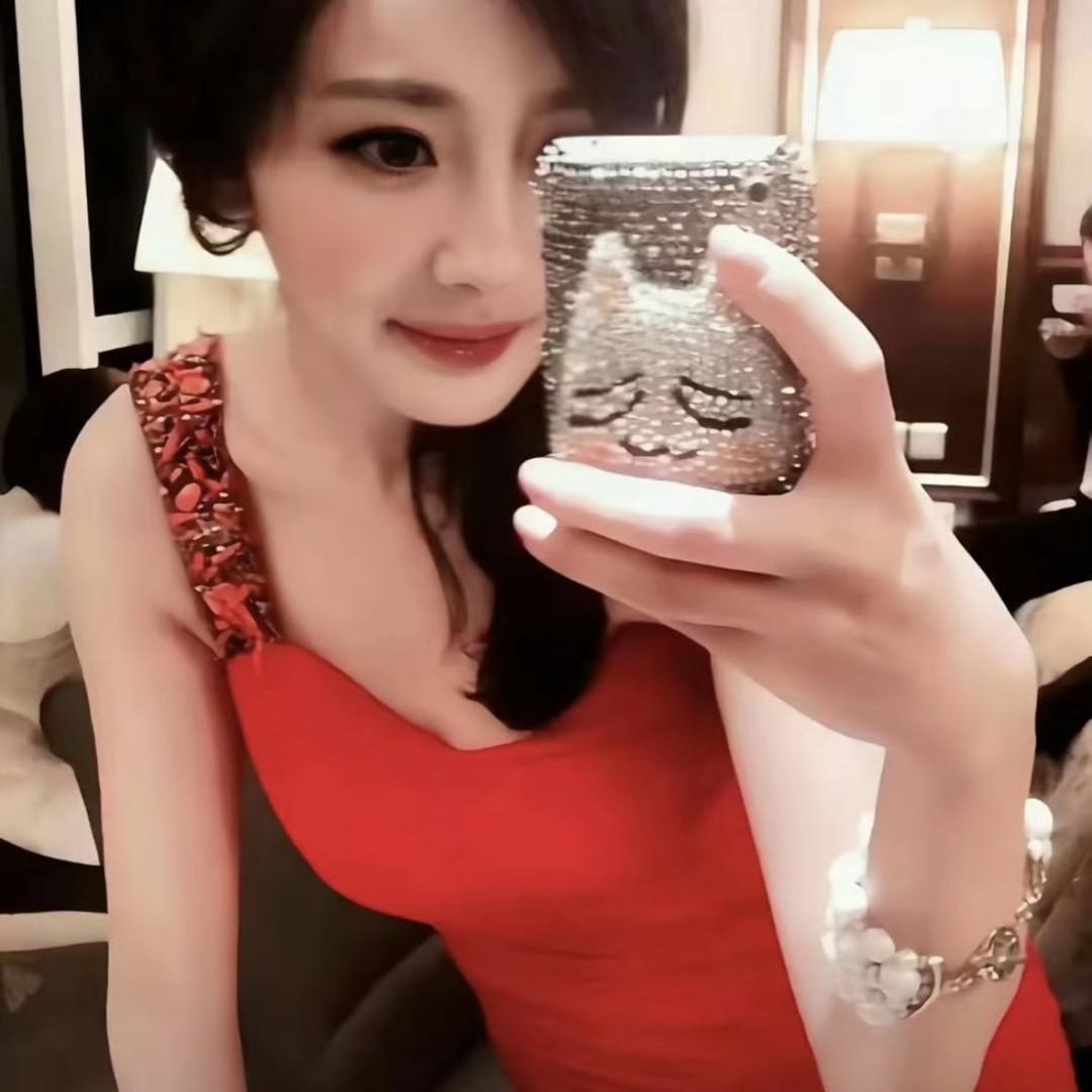 一只白羊🐑