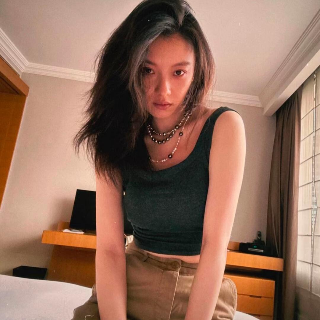 欣欣.
