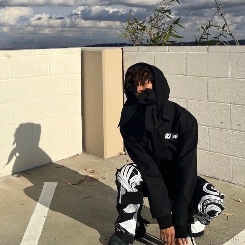 iy7