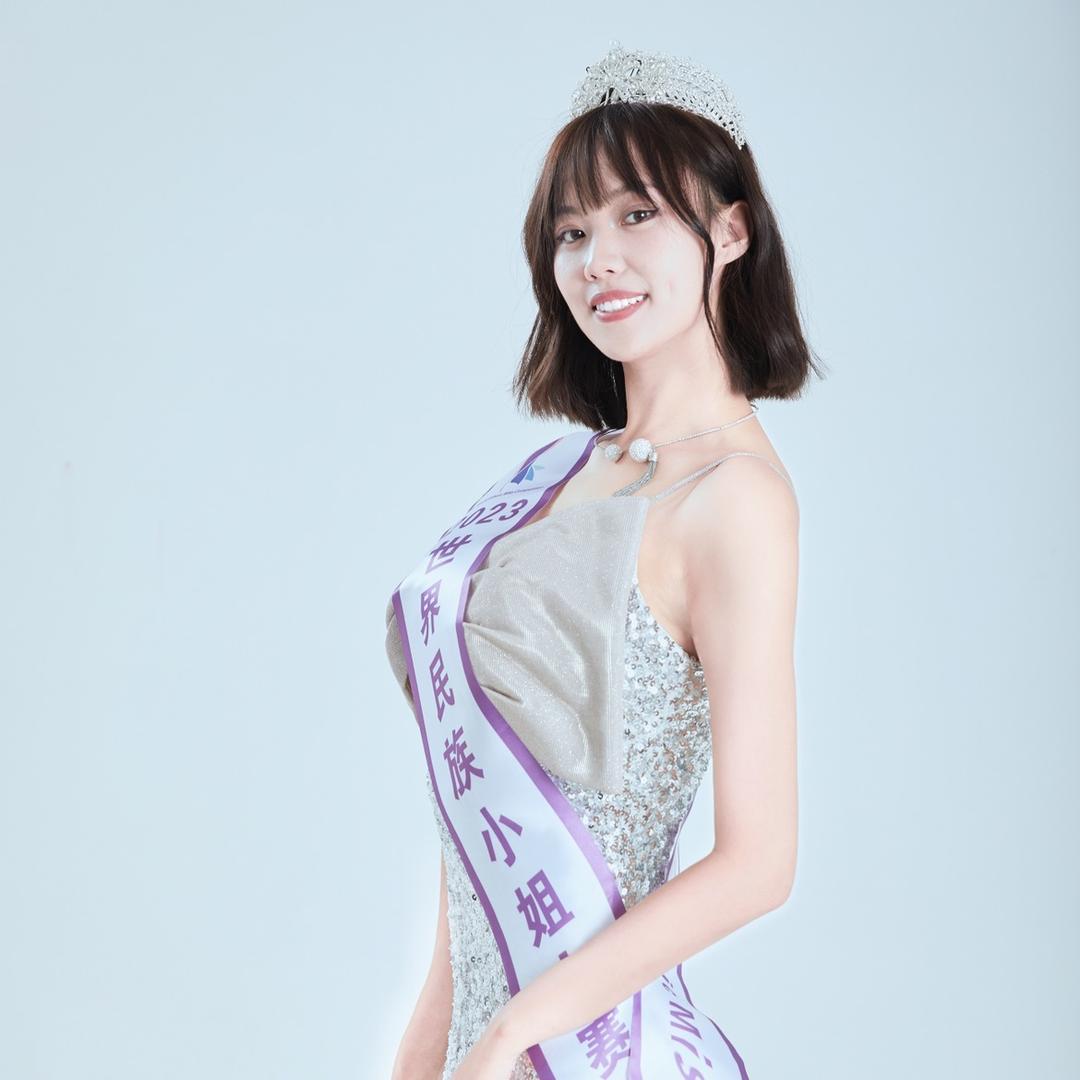 模特 招财杰