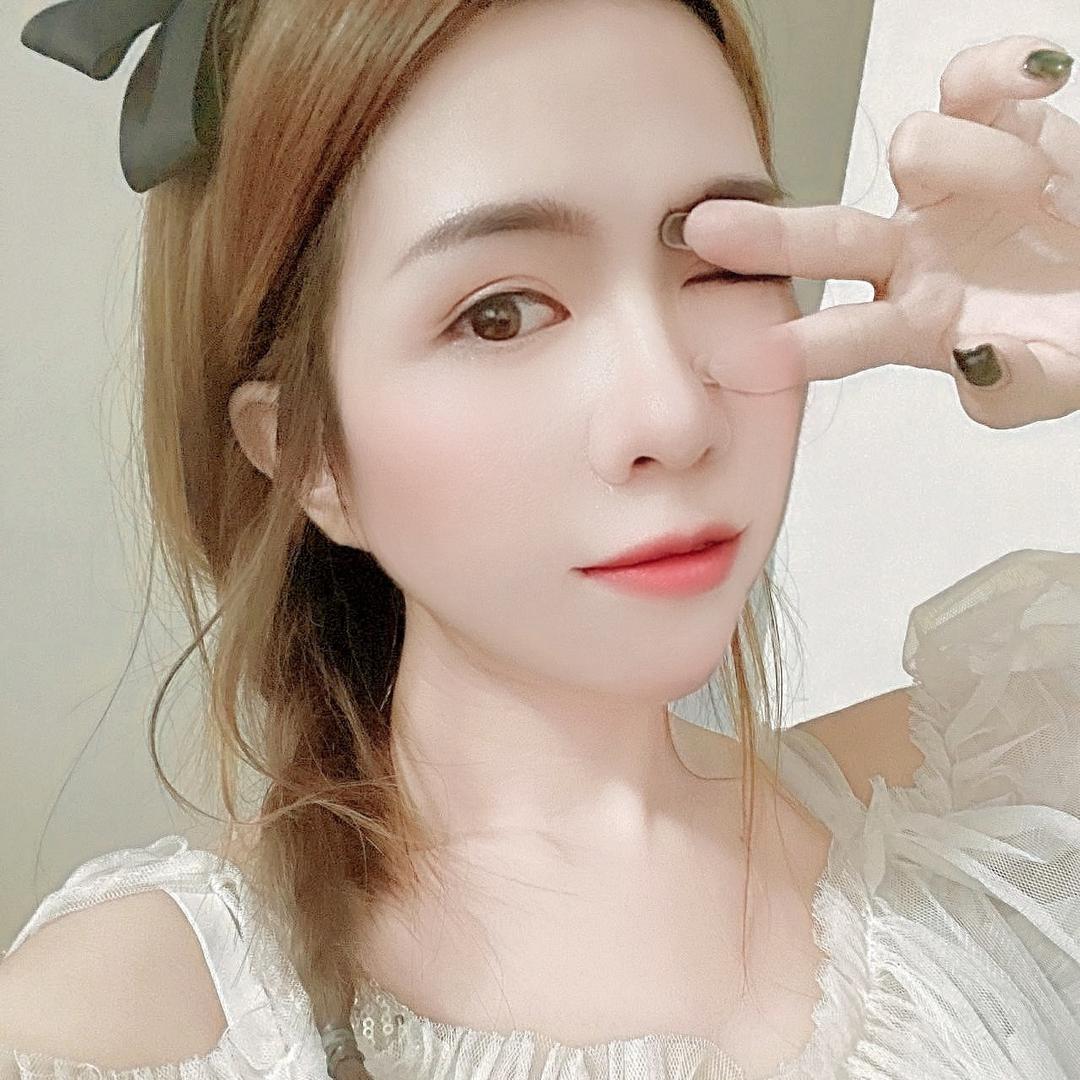 探店玩家美少女