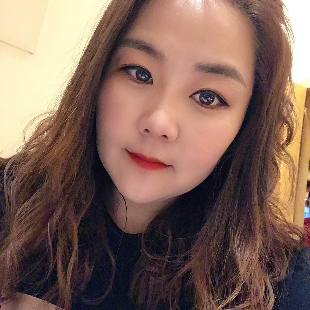 亲亲我的俩宝贝