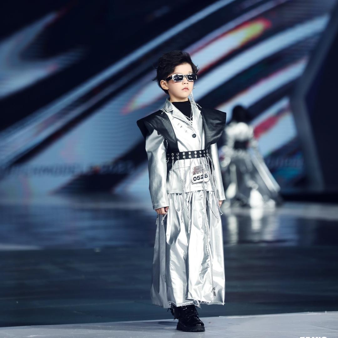 李浩晨的春夏秋冬