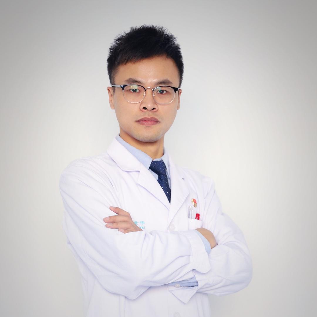 骨科医生吕世伟