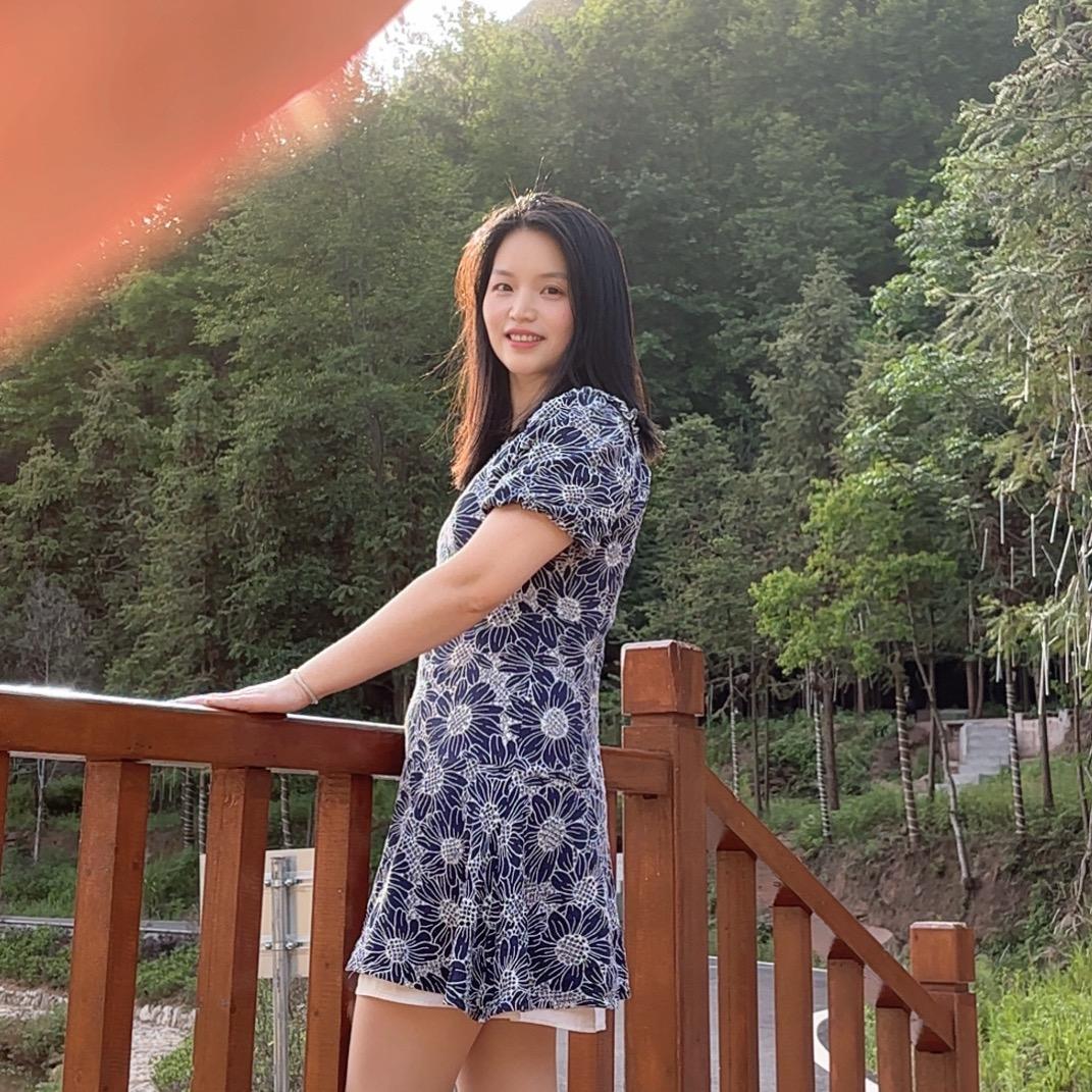英子