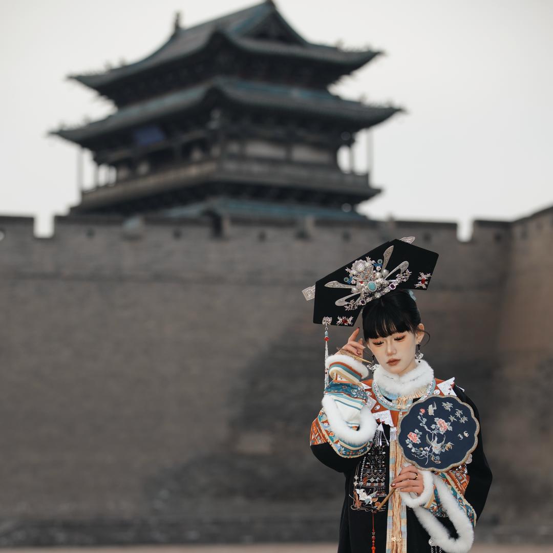 玩佳能的卷毛摄影师📸