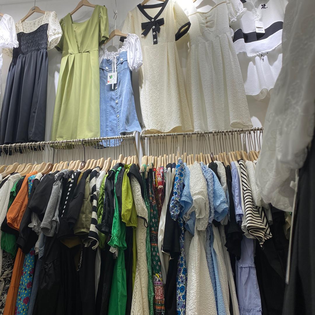 服装批发零售ni