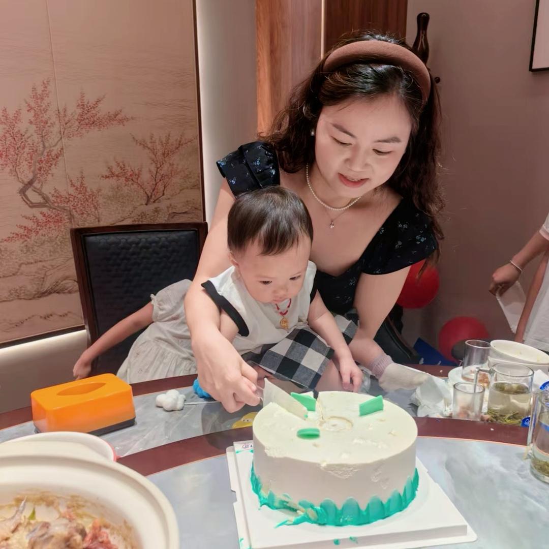 小奕麻麻（带娃中）