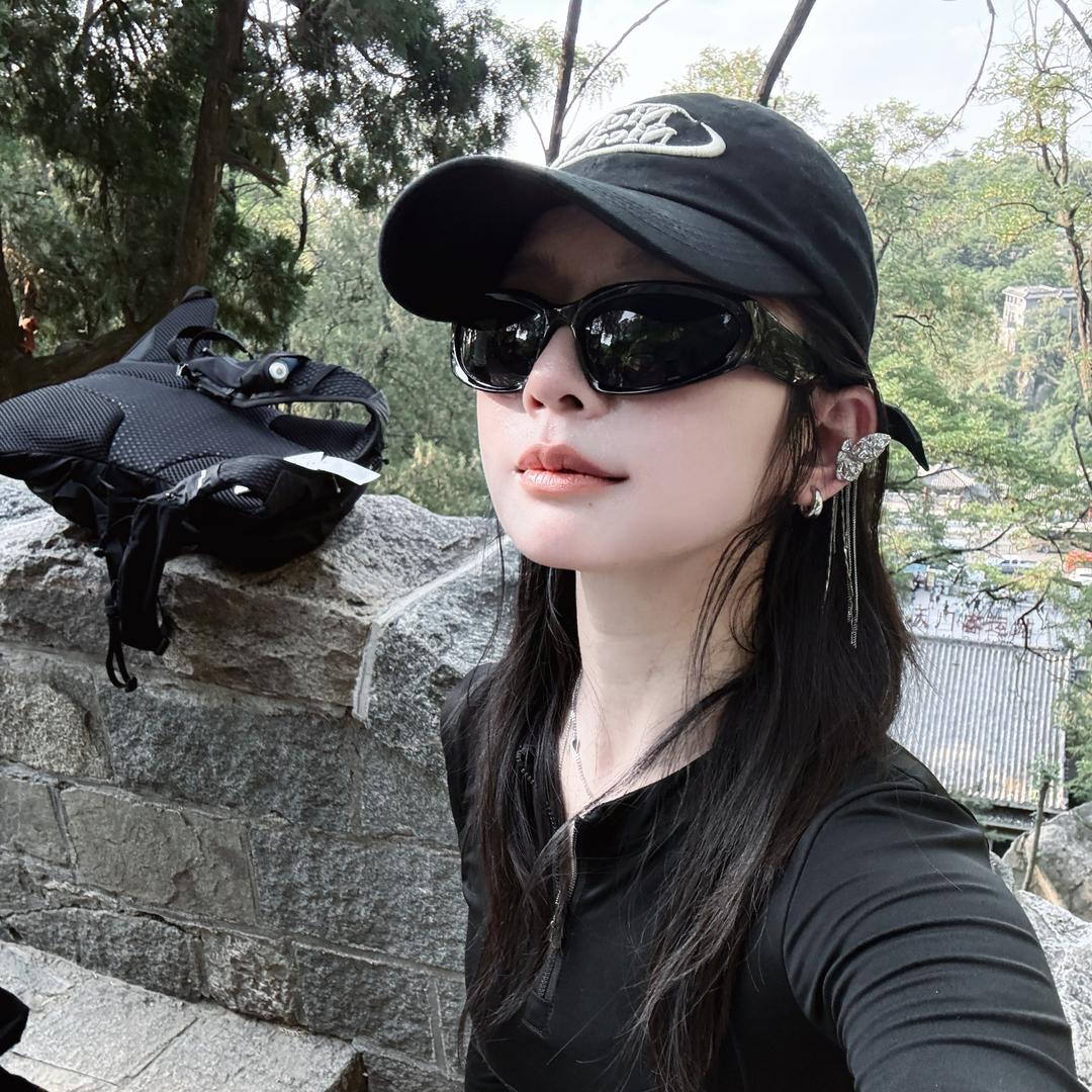 Anna（泰山陪爬）