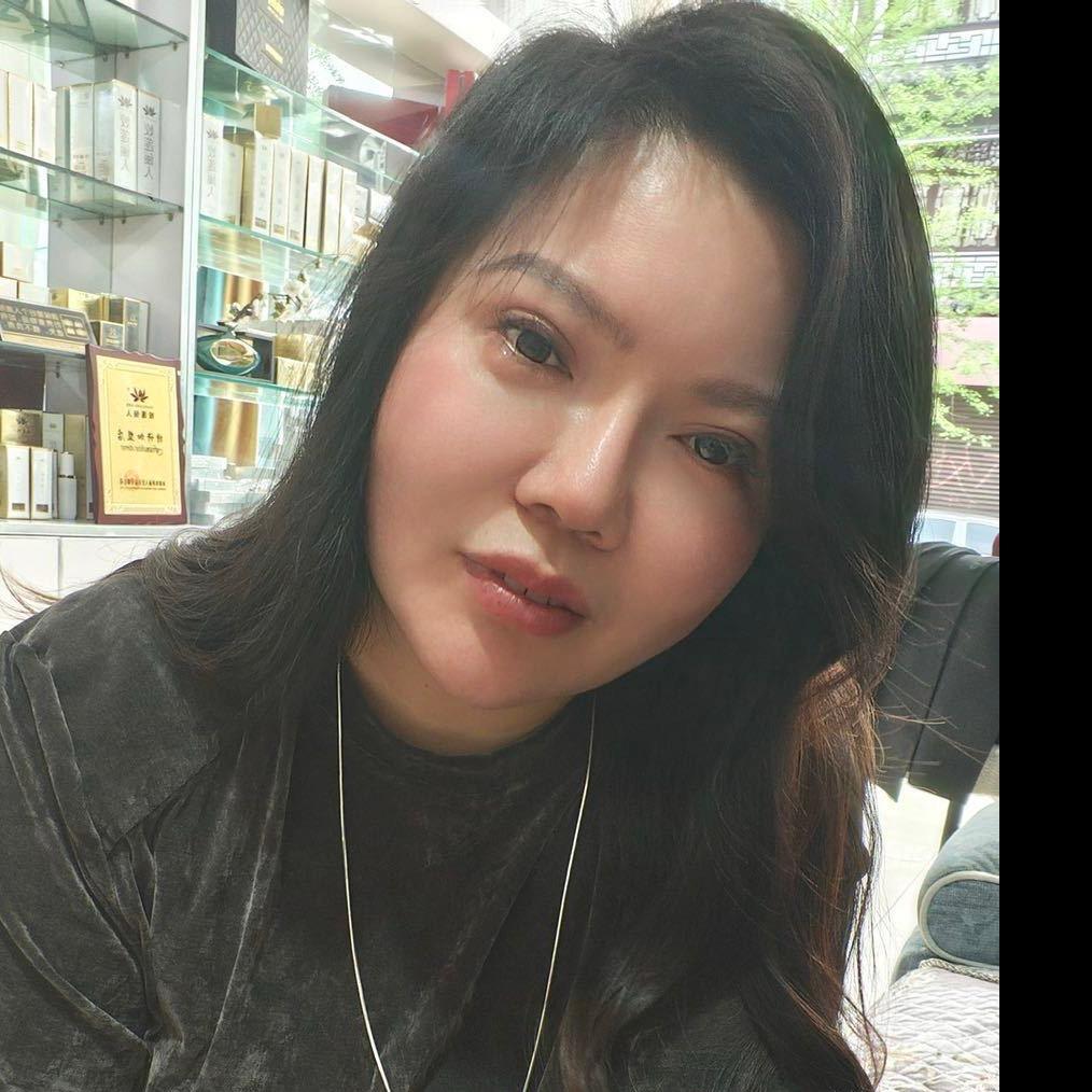姣莲俪人西西