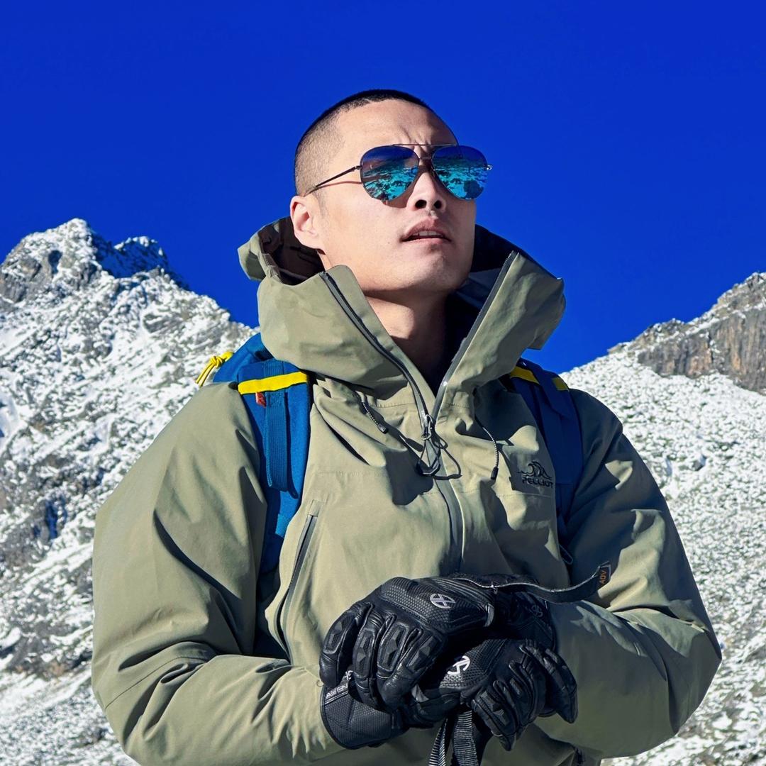 重庆华誉二手车黑狗