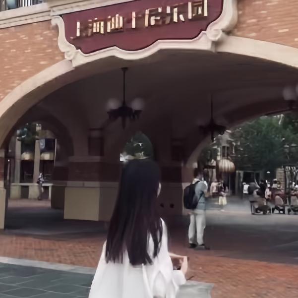 铁头大脸妹