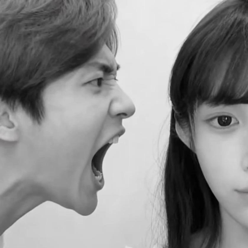 恋丑被诡秘发现后追着砍成臊子