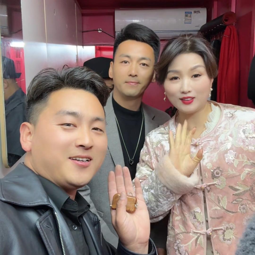 殷亚西（刘晓燕传媒演出策划）