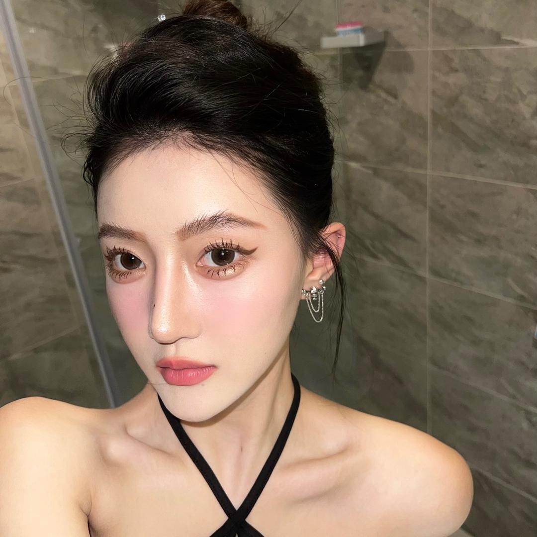 纯纯