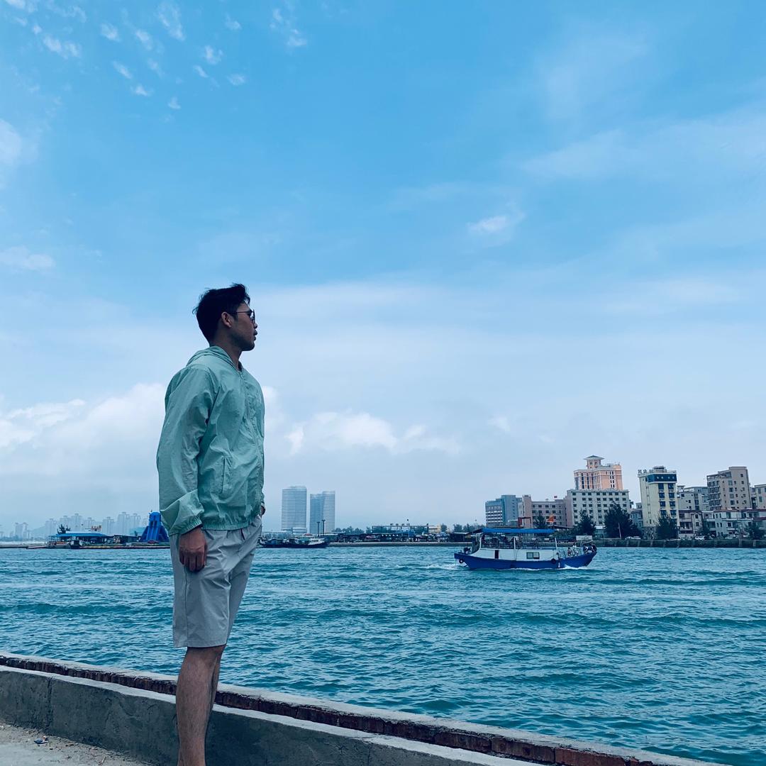 黑不溜秋的樂头像