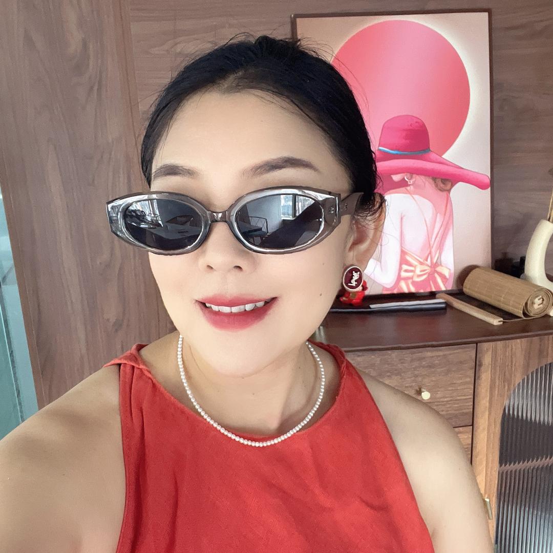 了颜欢喜服饰