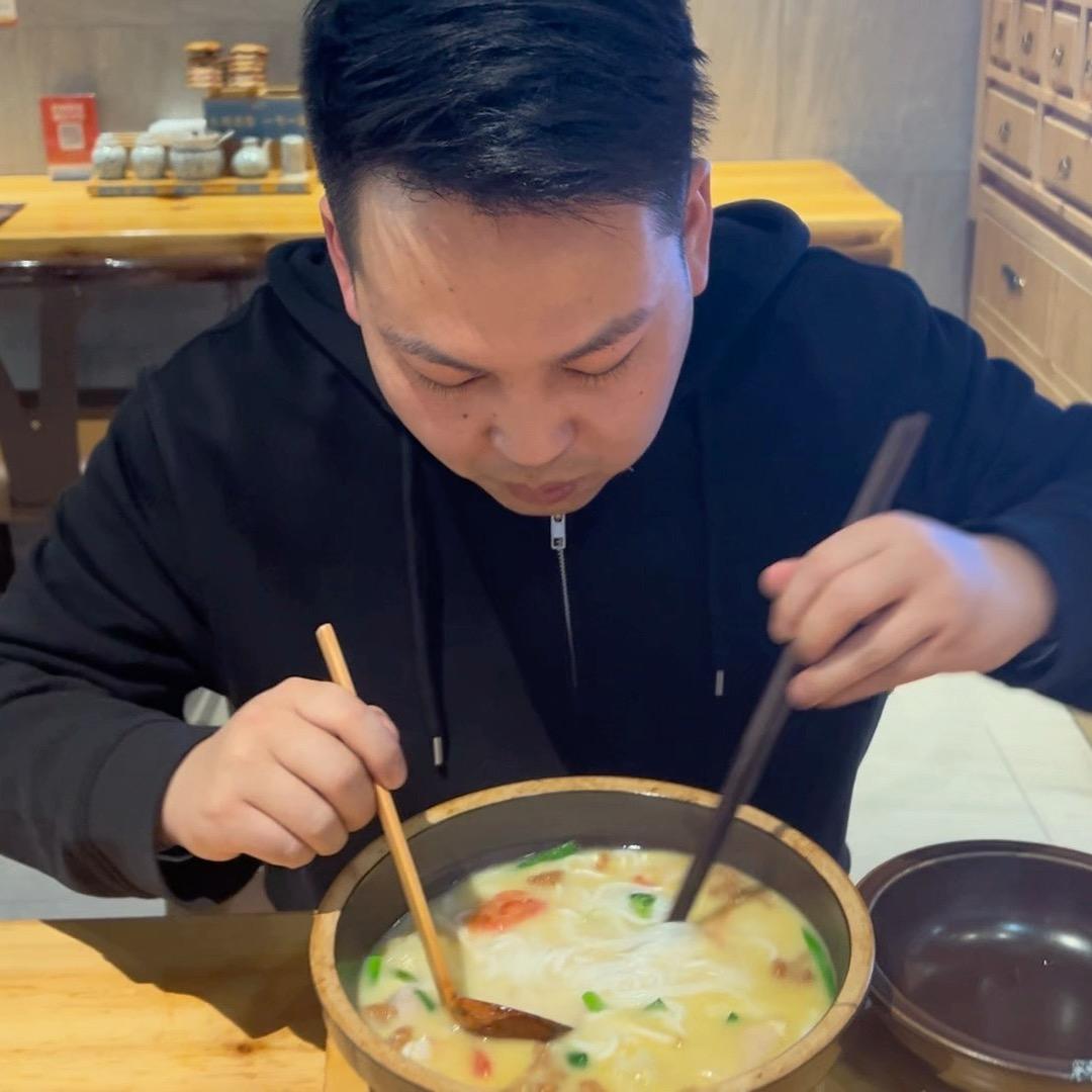 呈贡·娘子情·过桥米线