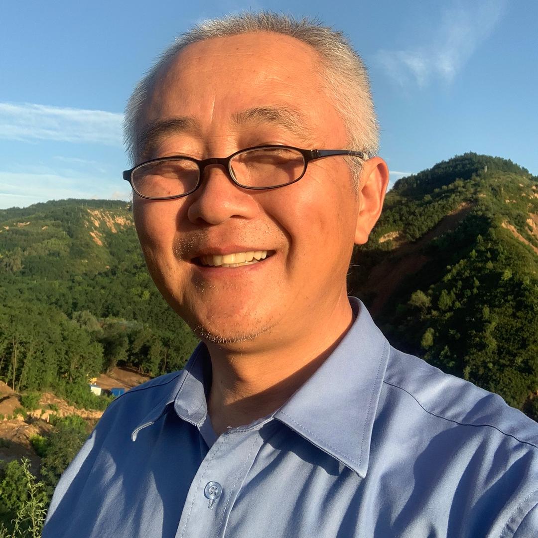 爱笑的老陈😊