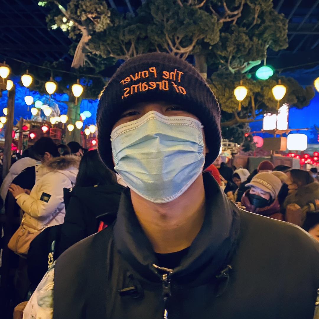 马策秃.
