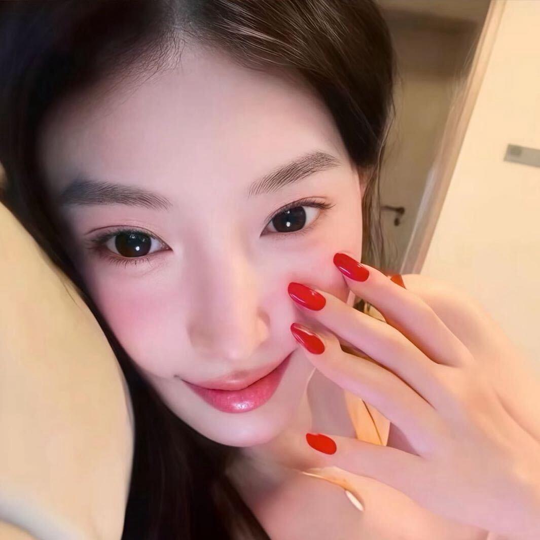 语婧.