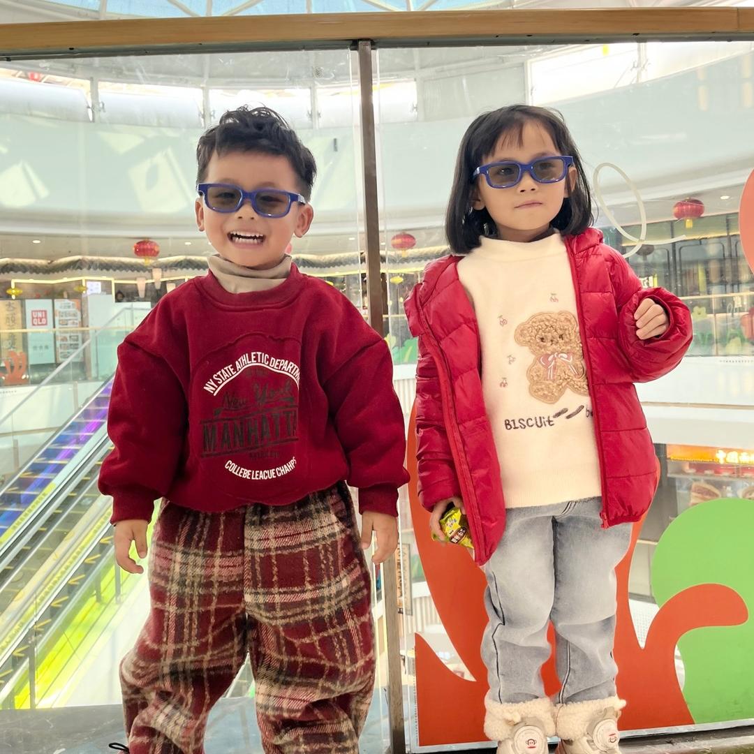 家有2可爱👨‍👩‍👧‍👦