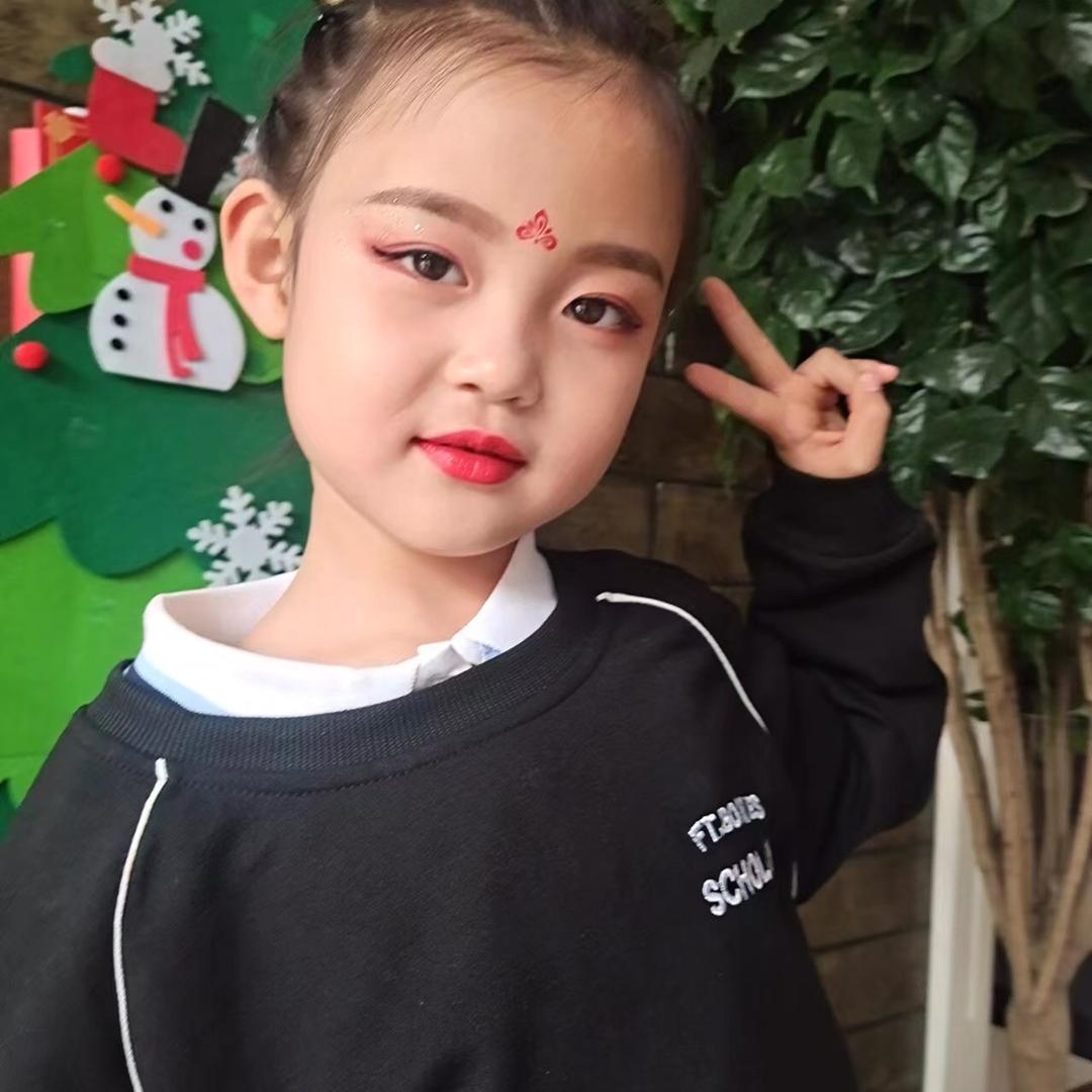 美丽快乐的小公主