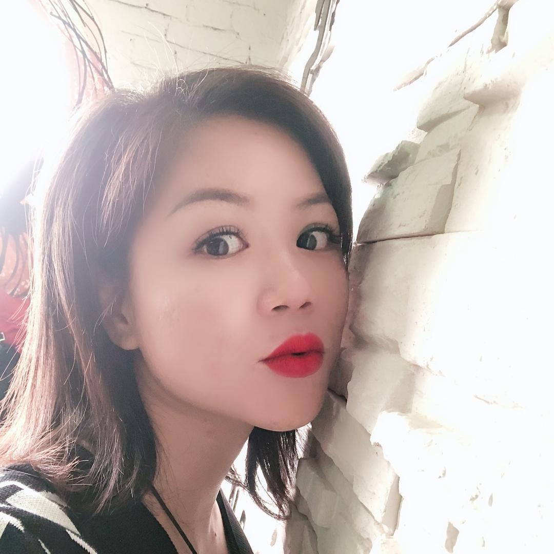 在柳州做眉毛的玲子