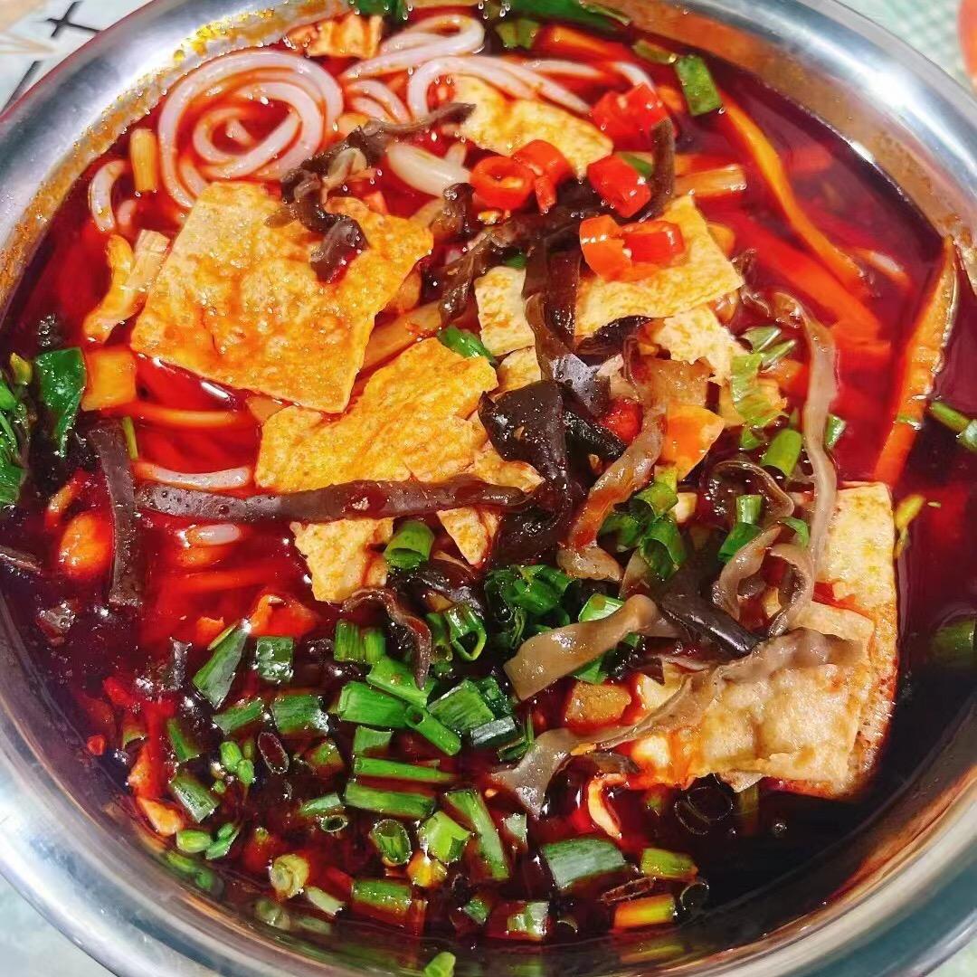 乌爷柳州螺蛳粉搬运工