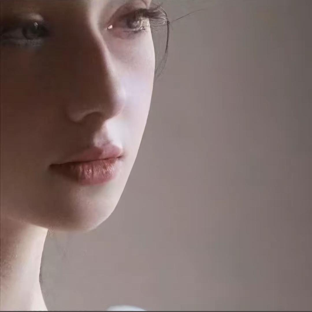 落落（📷看主页）