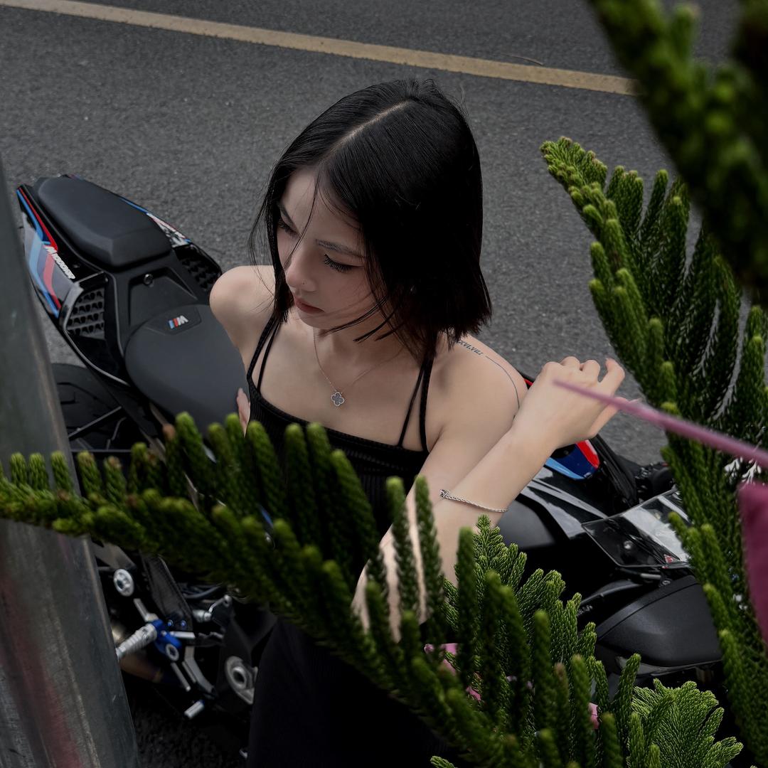 知一一