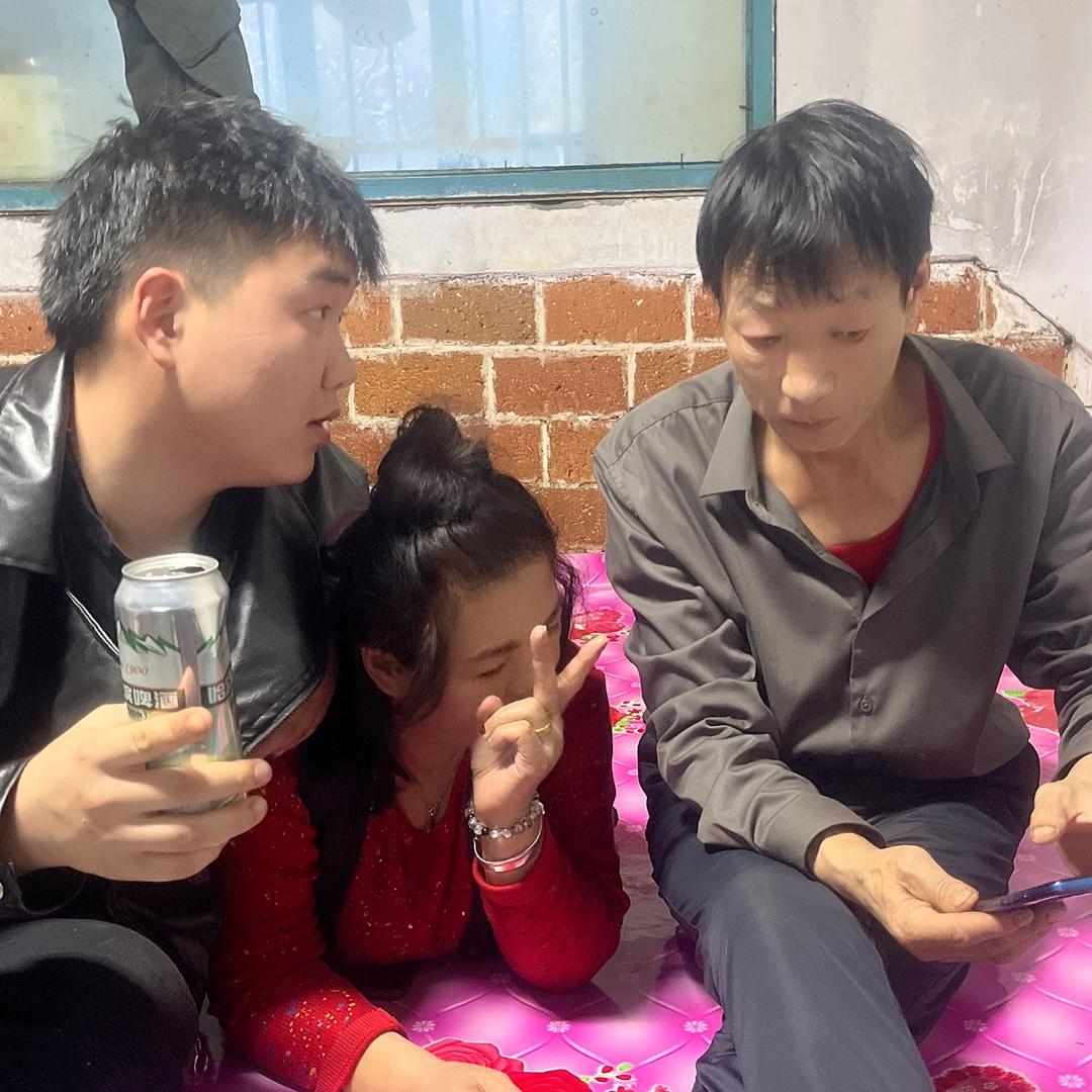 王小威（温馨一家人）