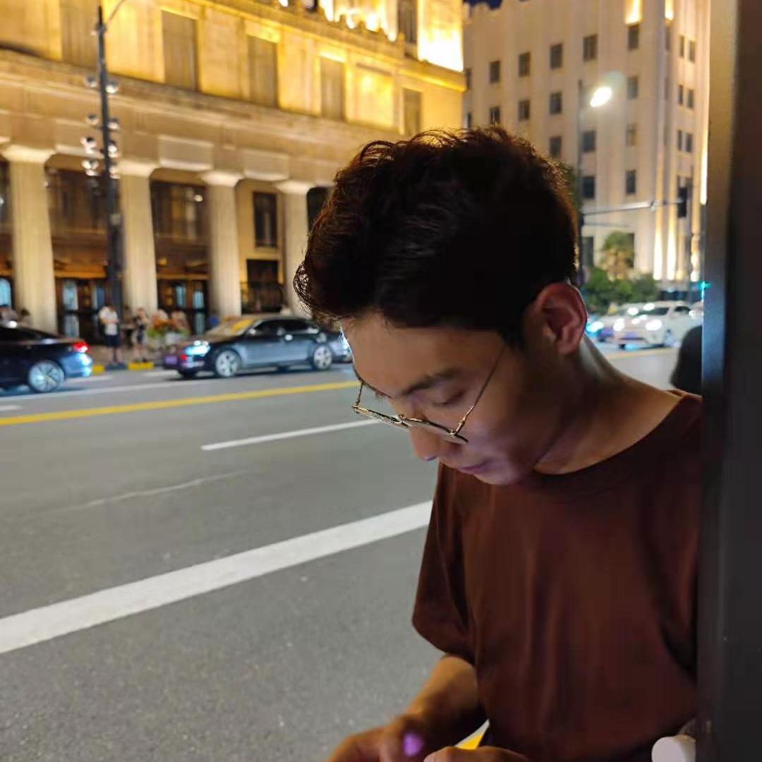 代梓烨