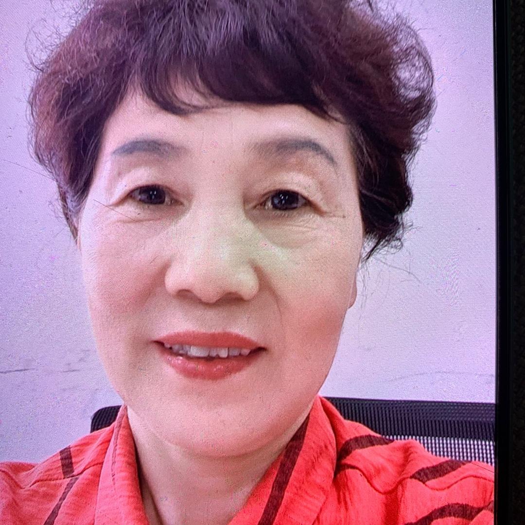 敬业大姐（晚8点20分开播)