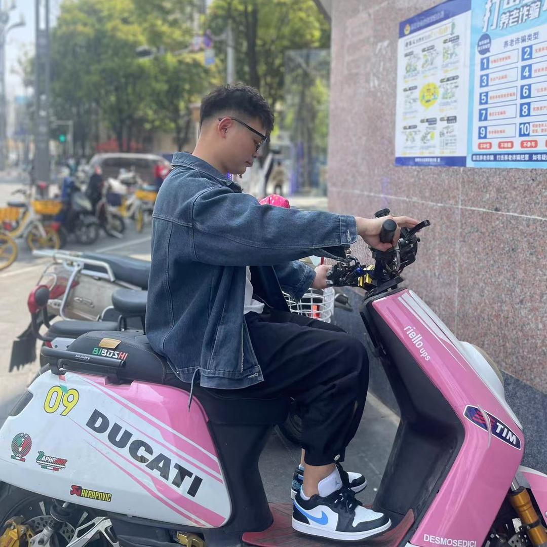 @小东