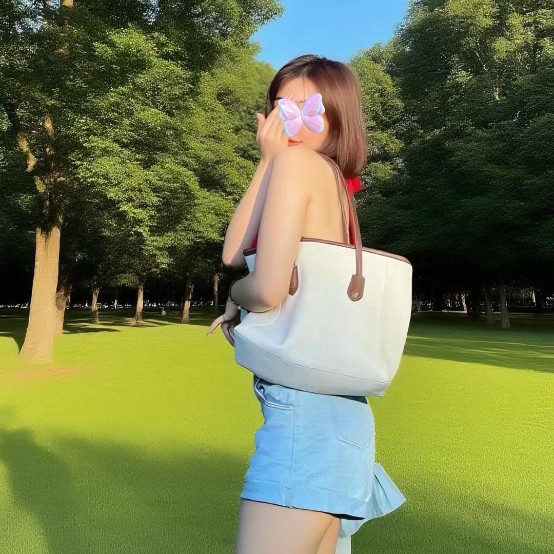 爱睡觉的小可