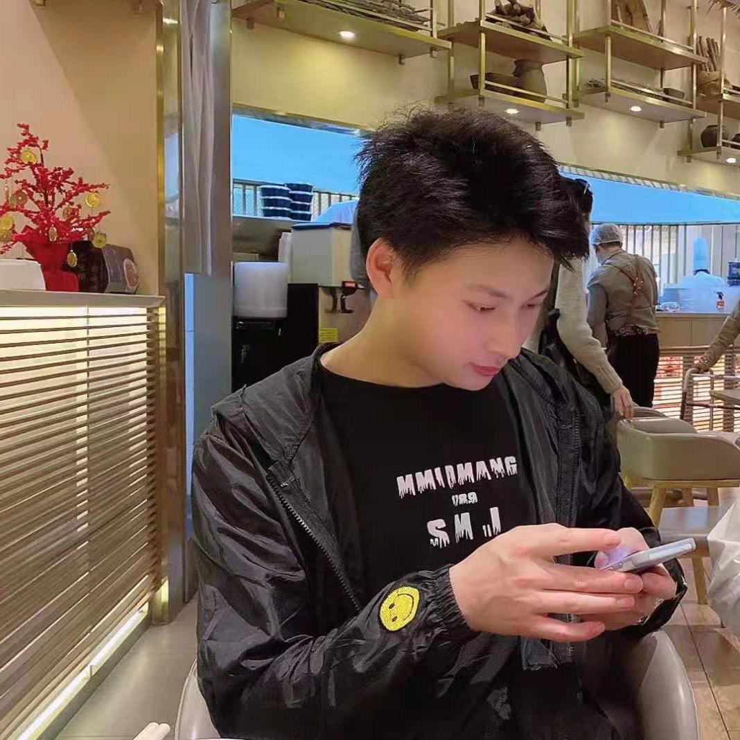 小 王。