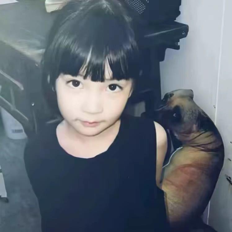 小涵^