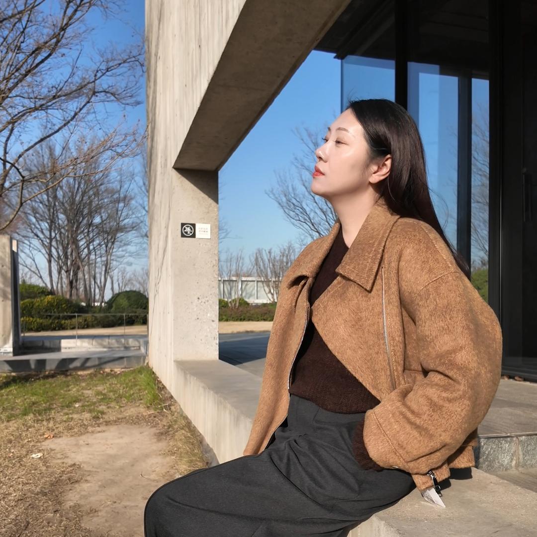 中牟秋熠@薇姿纳服饰